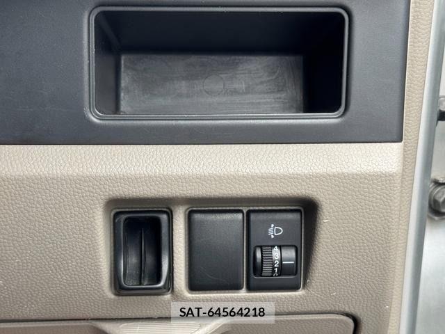 Suzuki EVERY 2014-03 7979183-24