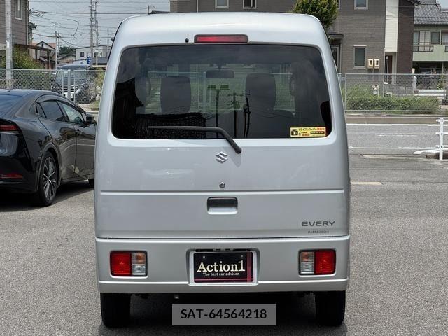 Suzuki EVERY 2014-03 7979183-4