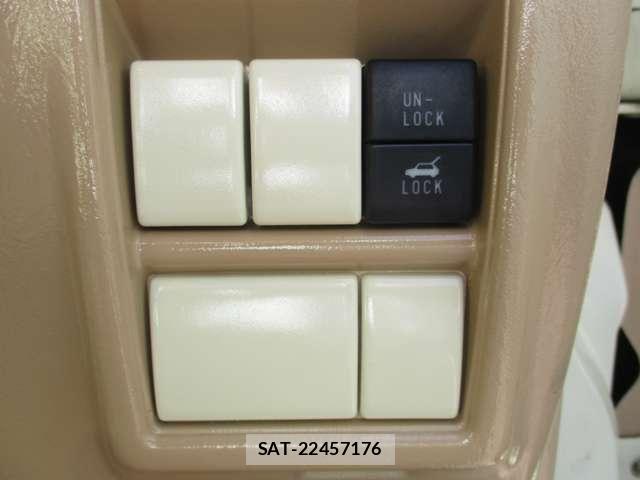 Suzuki EVERY 2004-12 8035452-19