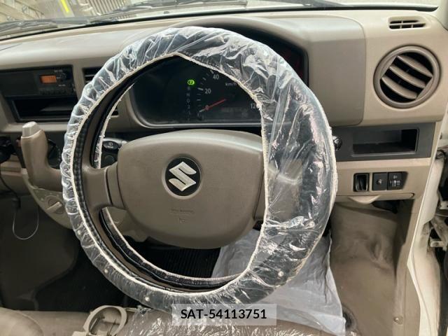 Suzuki EVERY 2014-08 8035464-15