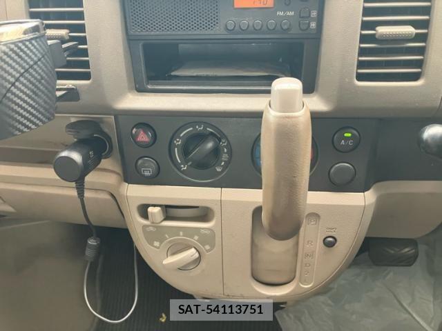 Suzuki EVERY 2014-08 8035464-17