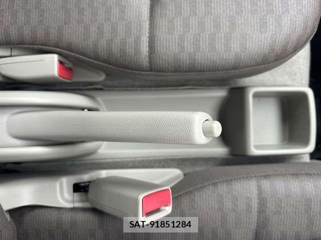 Suzuki EVERY 2024-01 8035448-15