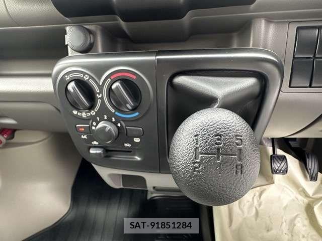 Suzuki EVERY 2024-01 8035448-17