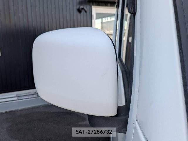 Suzuki EVERY 2016-06 8073707-23