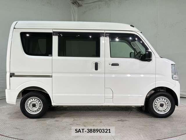 Suzuki EVERY 2021-04 8207459-3