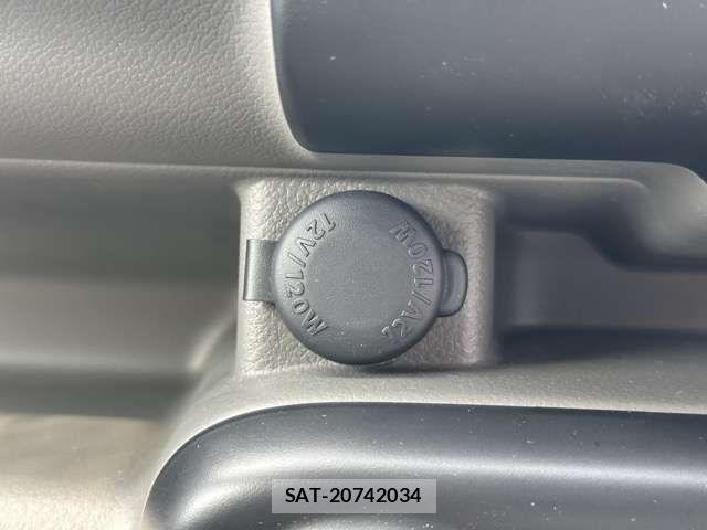 Suzuki EVERY 2024-01 8207456-15