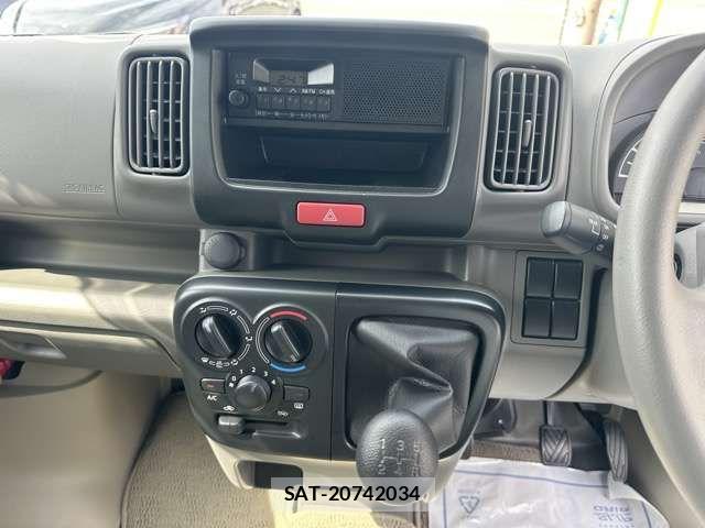 Suzuki EVERY 2024-01 8207456-16