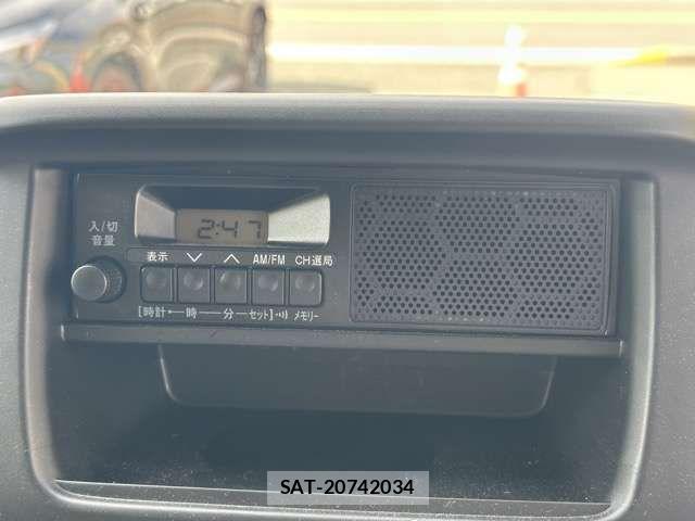 Suzuki EVERY 2024-01 8207456-17