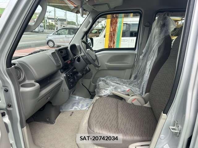 Suzuki EVERY 2024-01 8207456-4