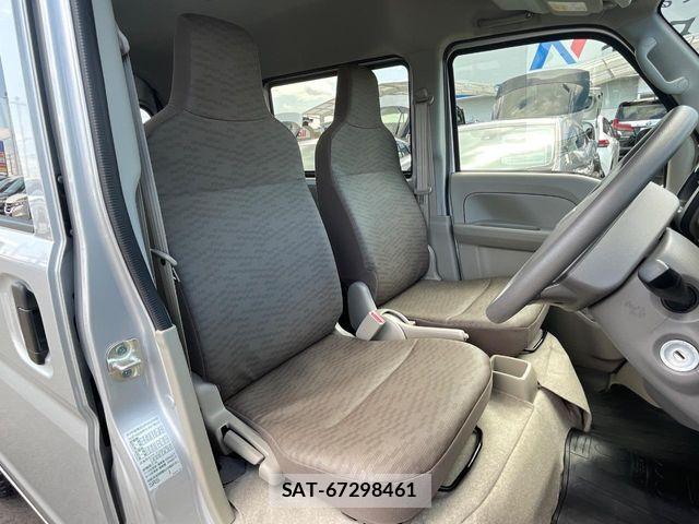 Suzuki EVERY 2023-09 8229876-7