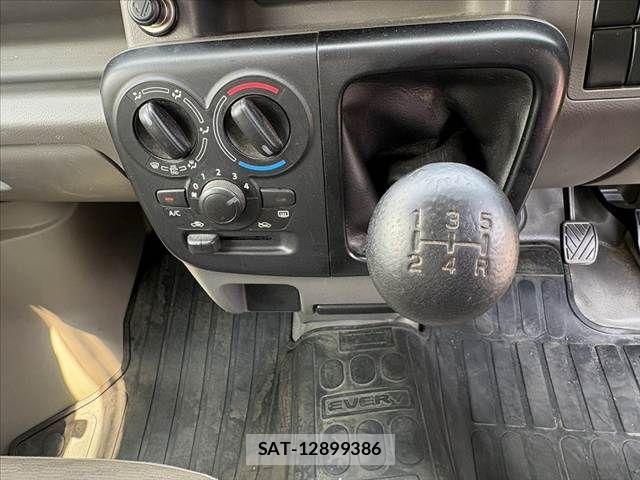 Suzuki EVERY 2018-09 8229878-2