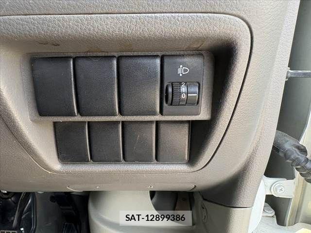 Suzuki EVERY 2018-09 8229878-4