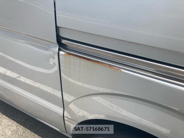 Suzuki EVERY 2005-11 8229886-9