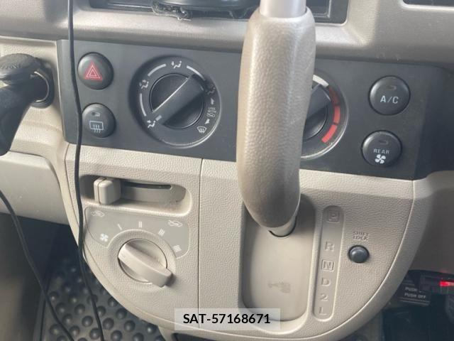 Suzuki EVERY 2005-11 8229886-7