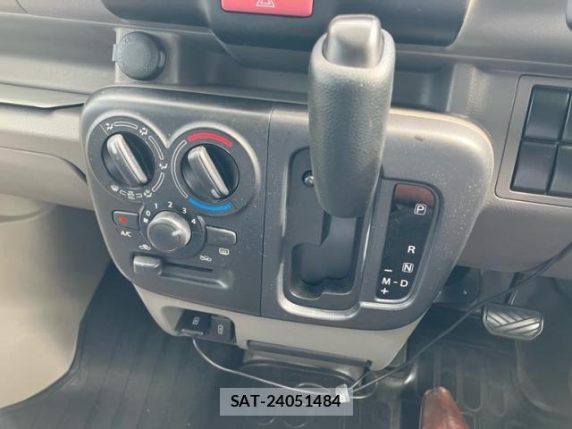 Suzuki EVERY 2022-08 8229877-9