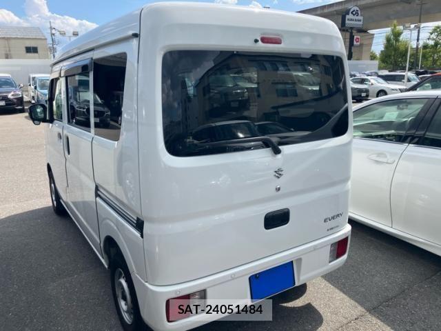 Suzuki EVERY 2022-08 8229877-1