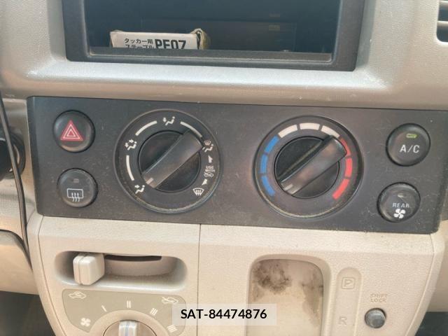 Suzuki EVERY 2013-05 8229889-14