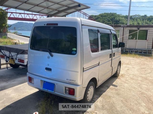Suzuki EVERY 2013-05 8229889-1