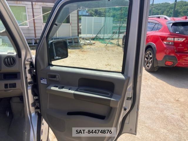 Suzuki EVERY 2013-05 8229889-7