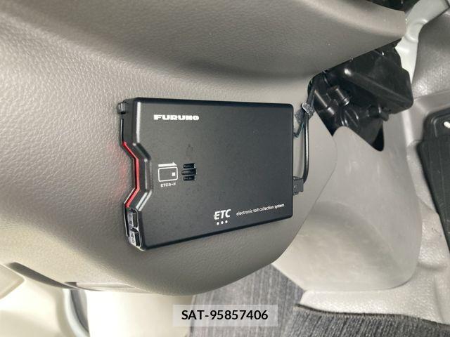 Suzuki EVERY 2016-05 8245166-20