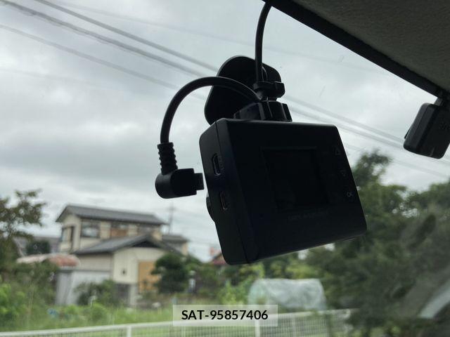 Suzuki EVERY 2016-05 8245166-21