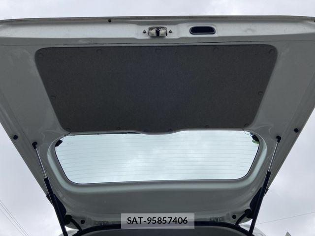 Suzuki EVERY 2016-05 8245166-26