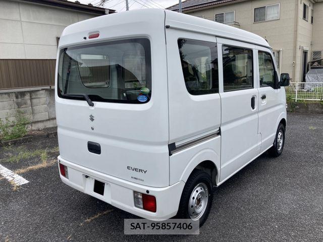 Suzuki EVERY 2016-05 8245166-2