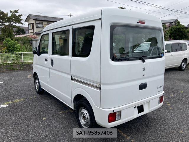 Suzuki EVERY 2016-05 8245166-5