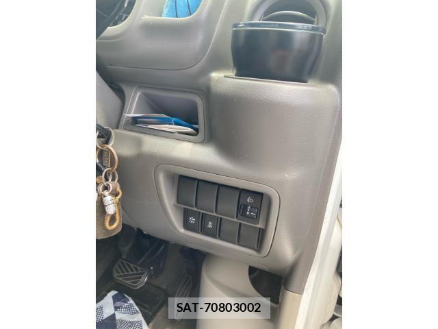 Suzuki EVERY 2015-08 8245165-12