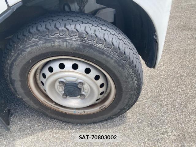 Suzuki EVERY 2015-08 8245165-4