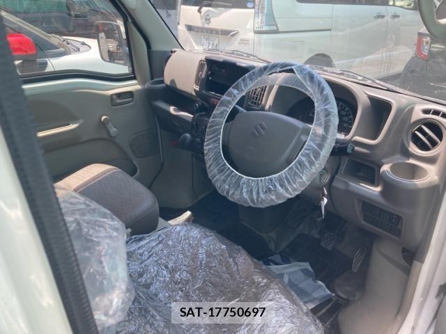 Suzuki EVERY 2017-07 8245168-10