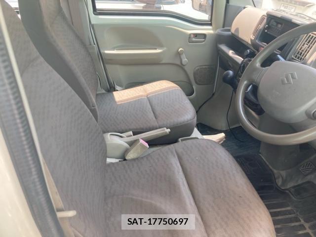 Suzuki EVERY 2017-07 8245168-11