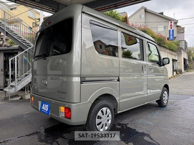Suzuki EVERY 2026-07 8314366-13