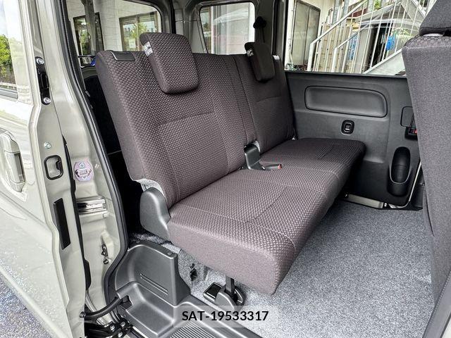 Suzuki EVERY 2026-07 8314366-24