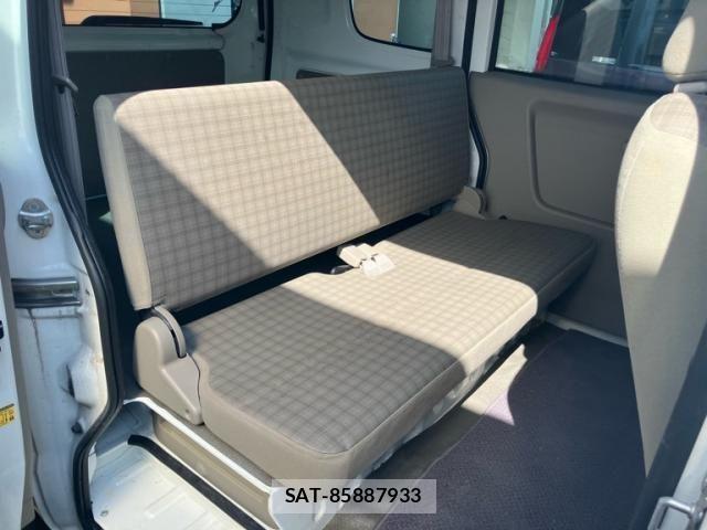 Suzuki EVERY 2014-07 8314380-11