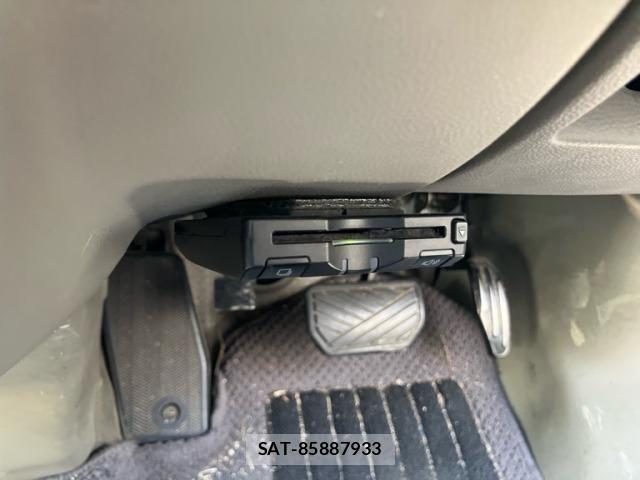 Suzuki EVERY 2014-07 8314380-16