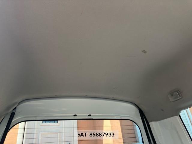 Suzuki EVERY 2014-07 8314380-19