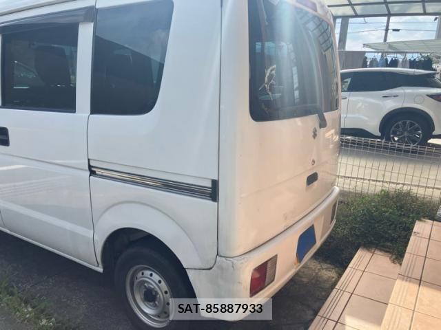 Suzuki EVERY 2014-07 8314380-2