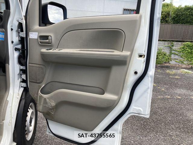 Suzuki EVERY 2019-06 8314371-23