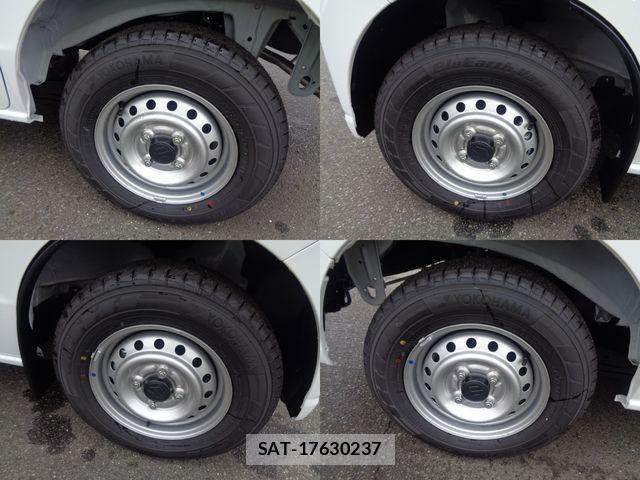 Suzuki EVERY 2026-06 8335781-11