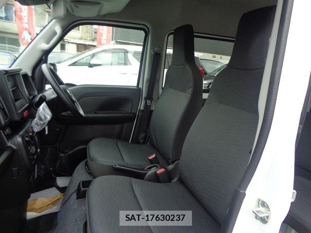 Suzuki EVERY 2026-06 8335781-17