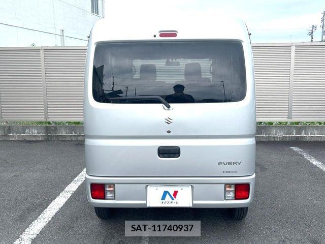 Suzuki EVERY 2019-03 8335780-13