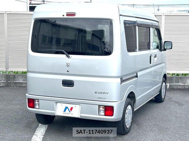 Suzuki EVERY 2019-03 8335780-15