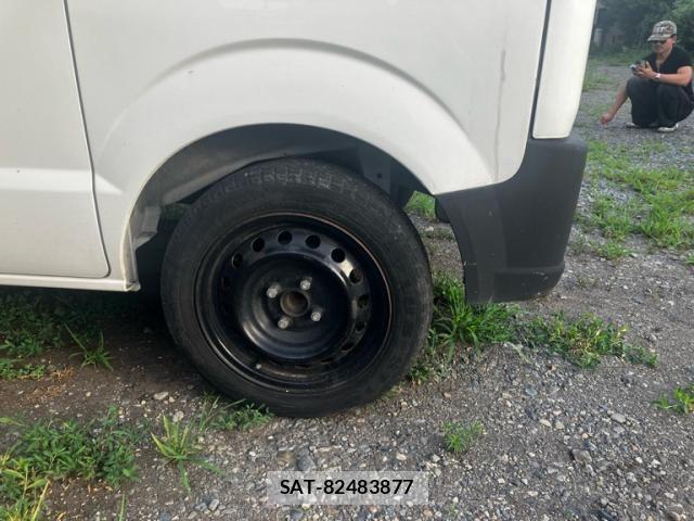 Suzuki EVERY 2014-09 8335787-6
