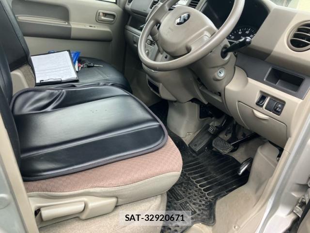Suzuki EVERY 2011-08 8354422-9