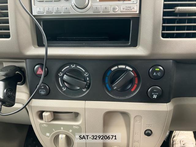 Suzuki EVERY 2011-08 8354422-13
