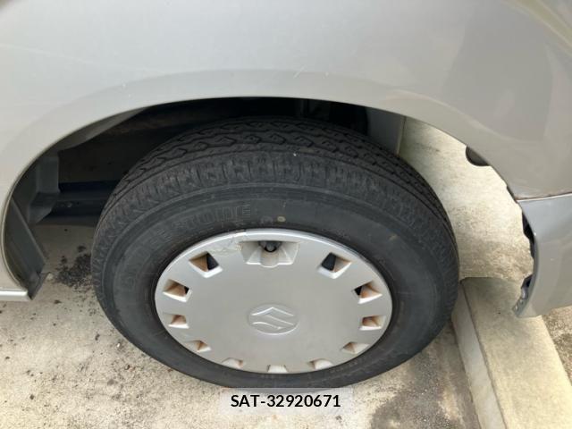 Suzuki EVERY 2011-08 8354422-7