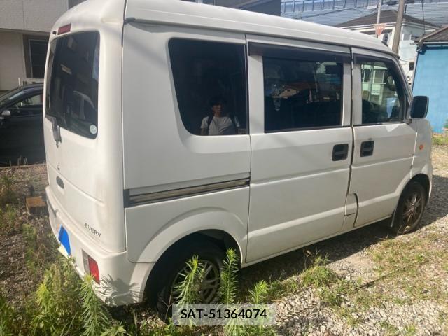 Suzuki EVERY 2010-11 8354424-3