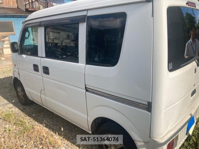 Suzuki EVERY 2010-11 8354424-4