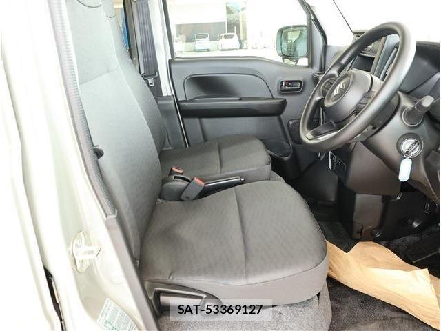 Suzuki EVERY 2026-06 8354408-10